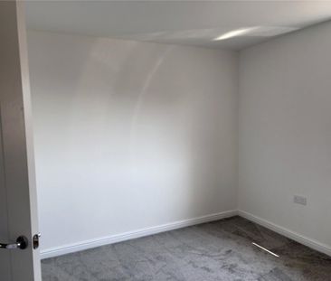 2 bedroom end of terrace house to rent - Photo 3