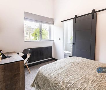 1 bedroom in a house share to rent - Photo 4