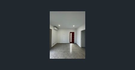 BRAND NEW 2 BEDROOM GRANNY FLAT !!! AVAILABLE: NOW. - Photo 2