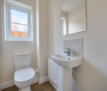 Ilex Drive, Tewkesbury, Gloucestershire - Photo 1