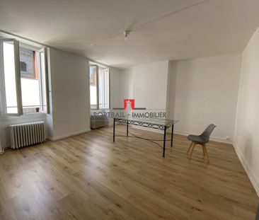 APPARTEMENT 3 PIECES LUMINEUX ET SPACIEUX AVEC TERRASSE - Photo 2