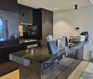 2 Bedroom Apartment in the heart of Benowa - Photo 6