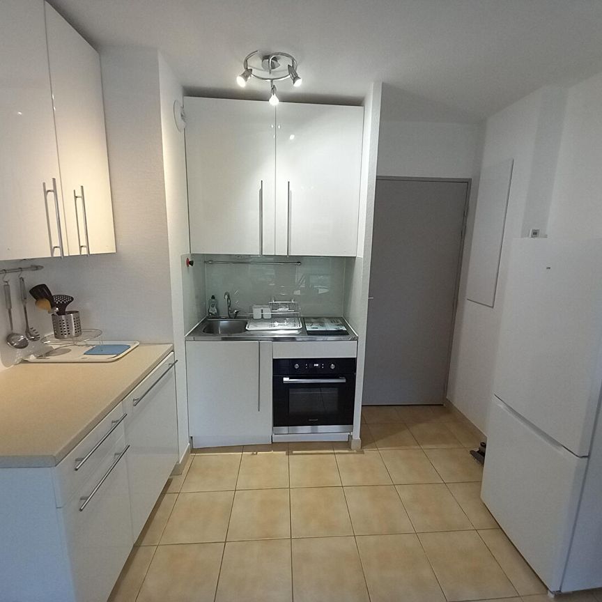 AIX LA DURANNE BEAU T2 MEUBLE AVEC TERRASSE ET BOX, - Photo 1