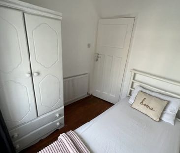 Room in a Shared House, Manor Farm Road, HA0 - Photo 3