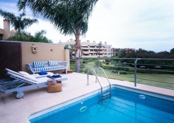 Apartment with private pool