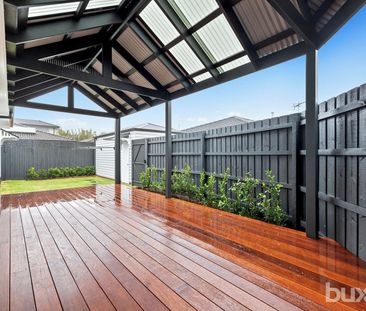 Charming Fully Renovated 3-Bedroom Home in Prime Mentone Location! - Photo 3