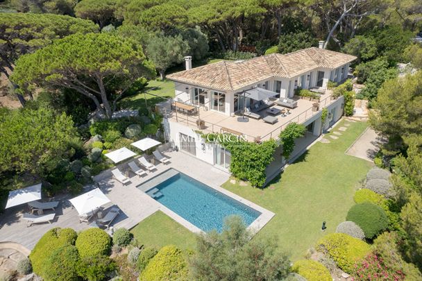 Villa à la location - Les Parcs de Saint-Tropez - à pied de la plage, vue mer - Photo 1