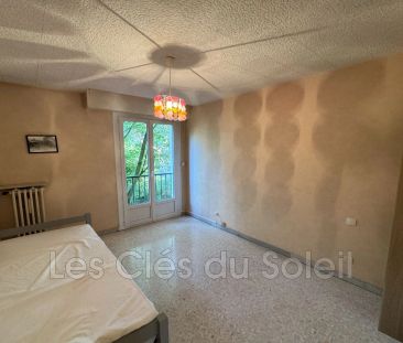 Location appartement 3 pièces 65 m² Toulon - Photo 2