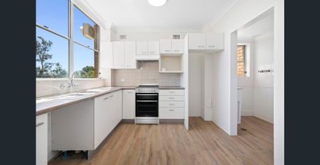 Freshly Renovated 3-Bedroom Apartment in Prime Neutral Bay Location - Photo 3
