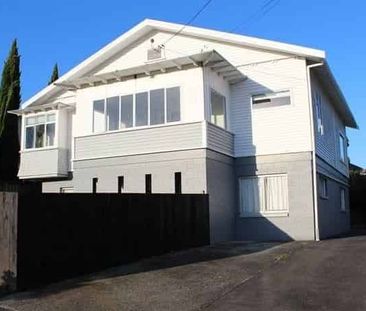 Charming 3BR Northcote Haven - Photo 1