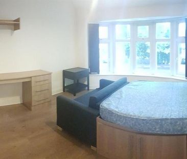 6 bedroom house to rent - Photo 2