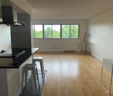 St-Lambert, très beau et grand 2 chambres avec Vue sur Montréa & stationnement intérieur - Photo 1