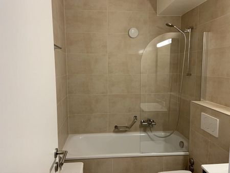 A saisir ! Situation idéale et à proximité de toutes les commodités! - Photo 5