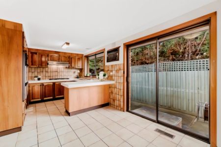 3 Bed, 1 Bath - Photo 5