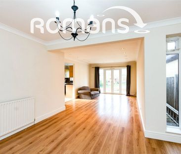 Kings Avenue, Tongham, GU10 - Photo 1