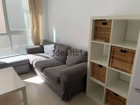 Alquiler de piso en Alameda de Capuchinos - Foto 3