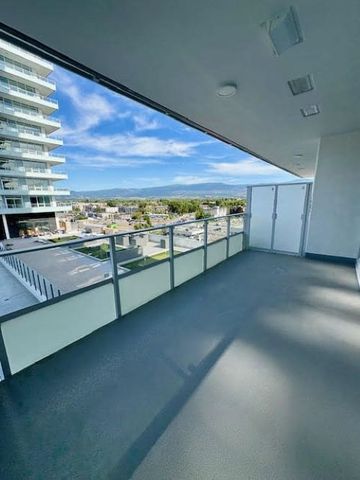 7th Floor – Water by the Park-1 bed plus den - Photo 5