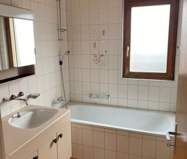 gemütliche 3.5-Zimmer-Dachwohnung mit Kamin - Photo 5
