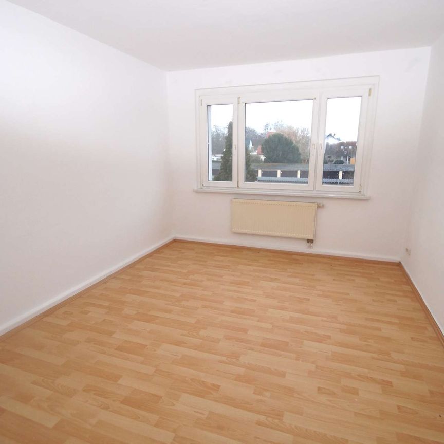 3-Zimmer-Wohnung mit separater Küche und Badewanne, renoviert, ab sofort - Photo 1