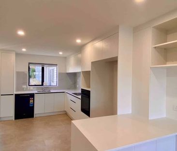 Brand new 3 bedroom plus study room - Westlake... - Photo 3