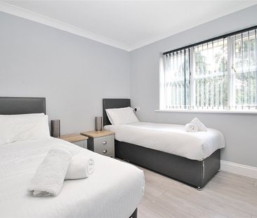 Alexandra Gardens, Woking, Surrey, GU21 - Photo 2