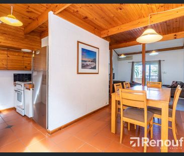 Beach-side living in secure complex with pool - Photo 2