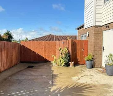 Modern Family Living in Prime Clendon Park Location - Photo 5