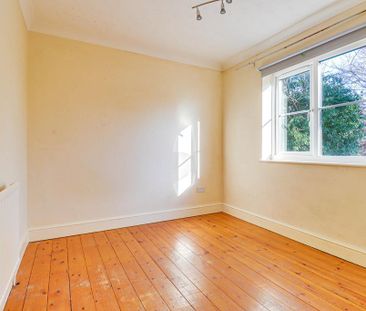 3 bedroom end of terrace house to rent - Photo 3