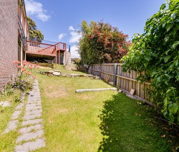 Four bedrooms and one Bathroom house in Lindisfarne Available NOW - Photo 2