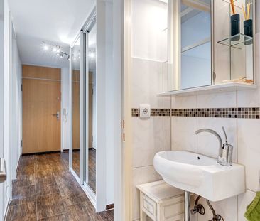 Spacious apartment with panoramic view - Photo 1