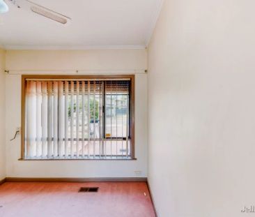 3 Bed, 1 Bath - Photo 4