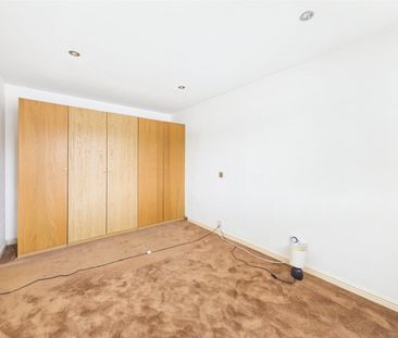 Bankside Close, Isleworth, Middlesex, TW7 - Photo 2