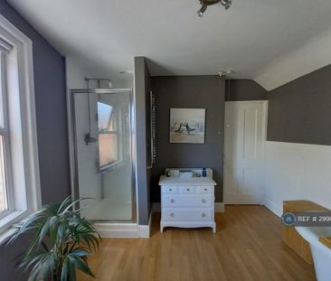 2 bedroom end of terrace house to rent - Photo 4