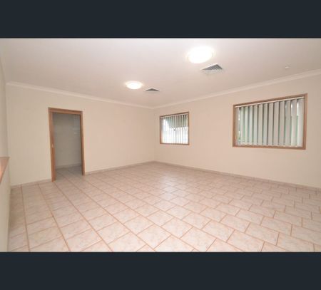 7 Ulonga Pl, Toongabbie, NSW 2146 - Photo 3