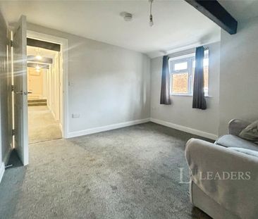 1 bedroom apartment to rent High Street, Cheltenham, Gloucestershir... - Photo 5