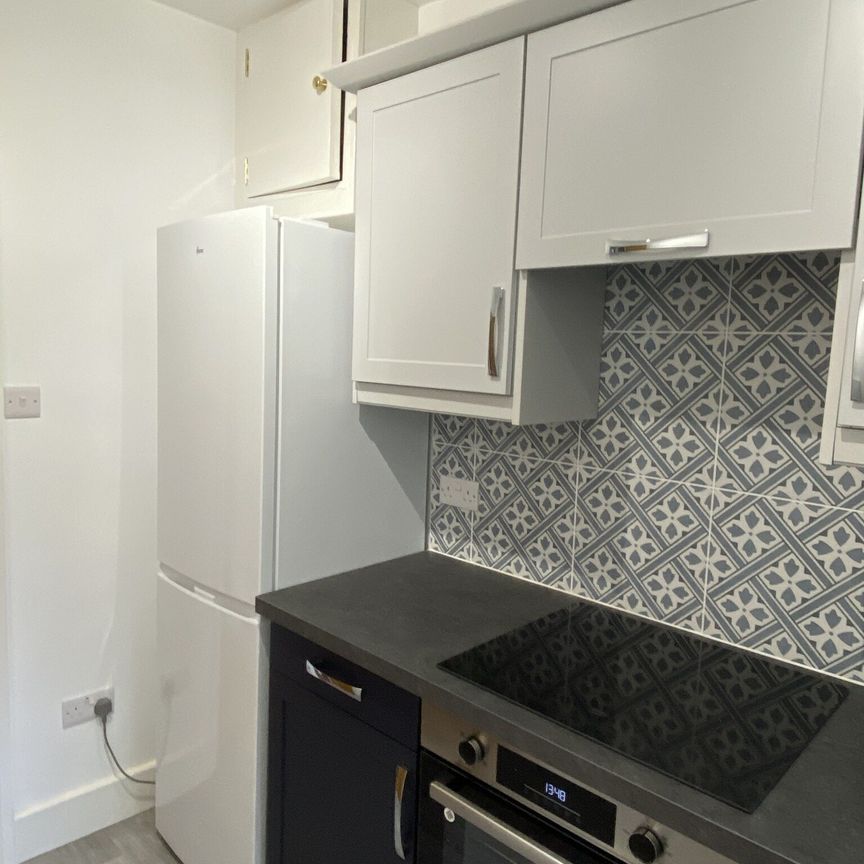Newly Refurbished 2 Bed property to rent in Forest Hill, SE23 - Photo 1