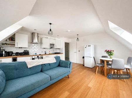 2 bedroom flat to rent - Photo 2