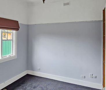 Spacious and Well-Presented Home - Photo 2