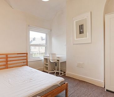 Fantastic 4 Bedroom Student Property - Photo 5