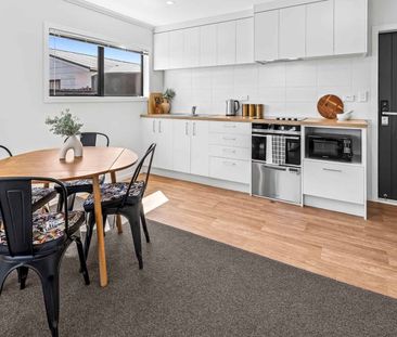 Fully Furnished two Bedroom Home - Photo 1