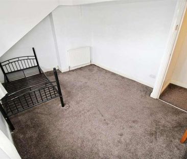 Bartle Place Bradford, BD7 - Photo 4