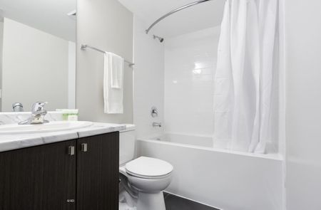 Master Room & Ensuite Bath - 561 Sherbourne - Photo 4