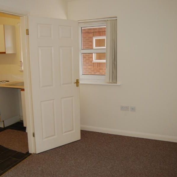 Oxford Street, Grantham, NG31 - Photo 1