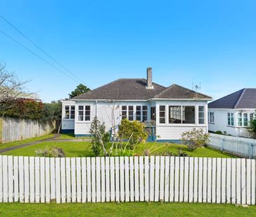 MT ALBERT, 3 BEDROOMS - Photo 5