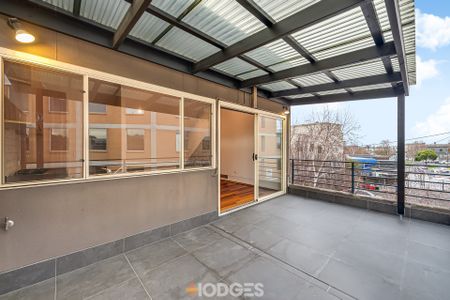 TOWNHOUSE LIVING - Photo 3