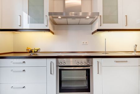 Bright, furnished 2-room apartment in good area for rent - Photo 3