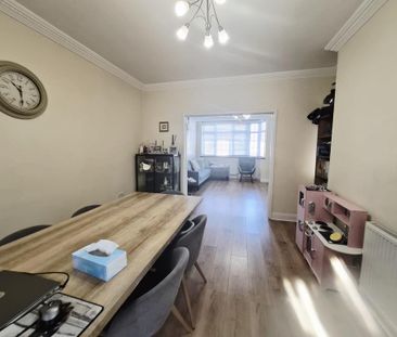 3 bedroom semi-detached house to rent - Photo 3