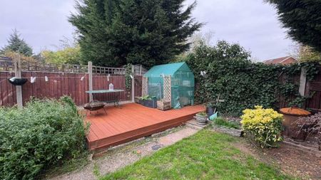 3 bedroom terraced house to rent - Photo 4