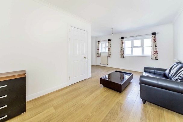 Charnwood Gardens, Canary Wharf, E14 - Photo 1