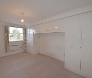 2 bedroom Apartment - LONGCROFT HOUSE, WELWYN GARDEN CITY - Photo 6